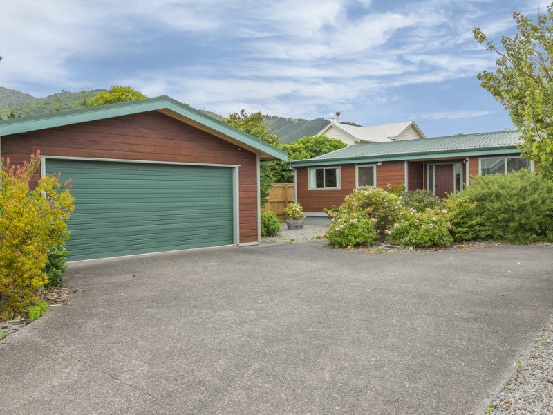 480 Te Moana Road, Waikanae - Carousel 1