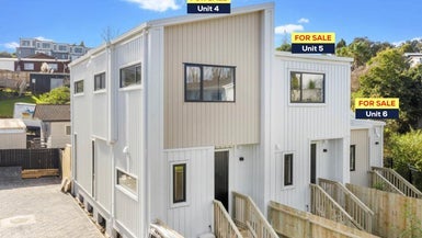 4/7 Cedar Heights Avenue, Massey, Auckland - Carousel 1