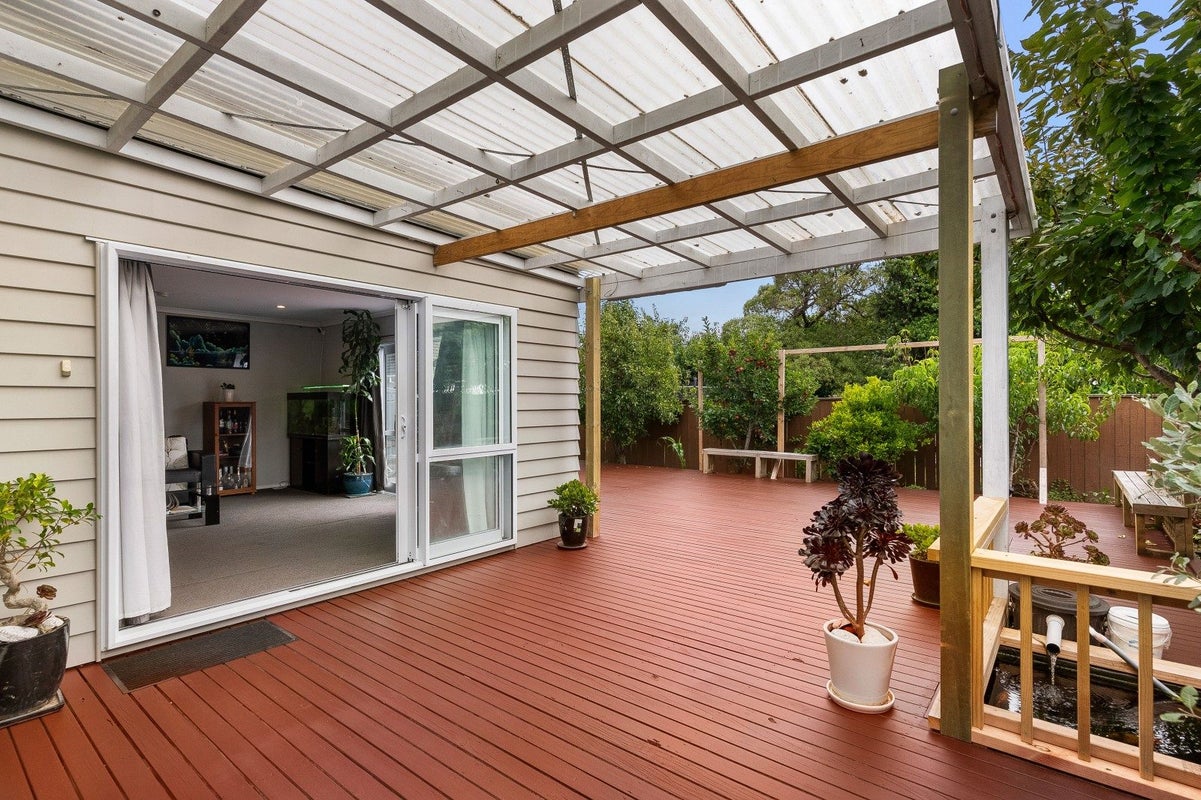 209A Waddington Drive, Naenae, Lower Hutt - Carousel 2