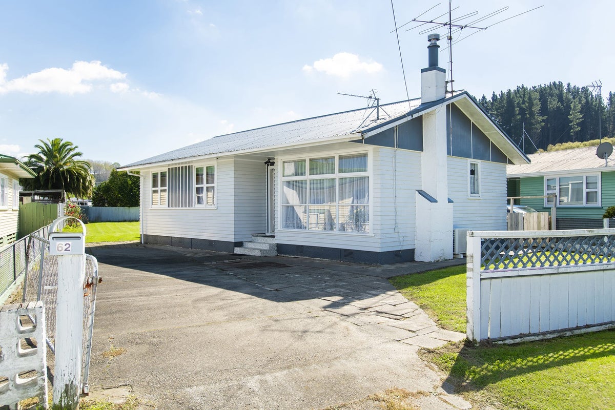 62 Valley Road, Mangapapa, Gisborne - Carousel 1