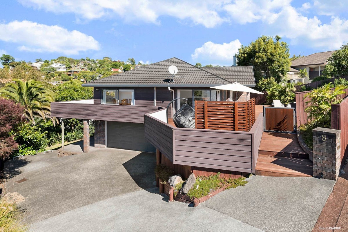 8 Crestview Place, Browns Bay, Auckland - Carousel 1