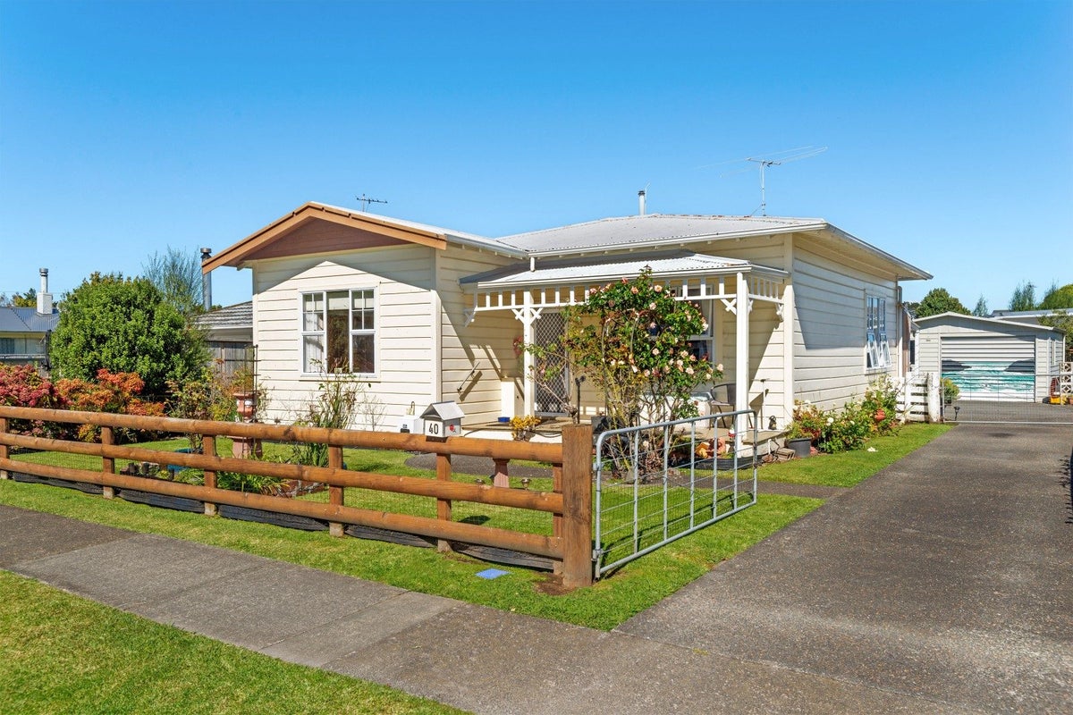 40 Oswald Street, Mangapapa, Gisborne - Carousel 1
