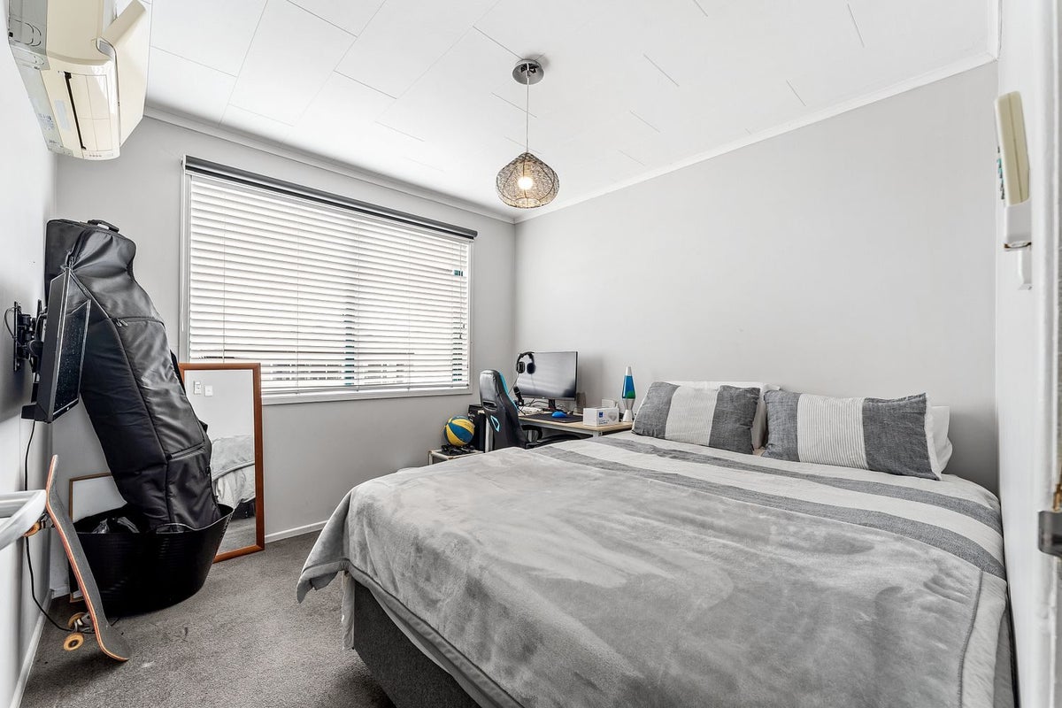 3 Delshaw Avenue, Stanmore Bay, Whangaparaoa - Carousel 2