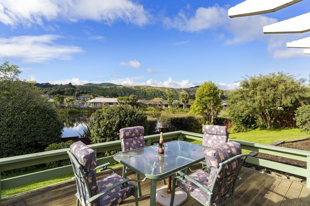 5 Lorna Irene Drive, Raumati South, Paraparaumu - Carousel 2