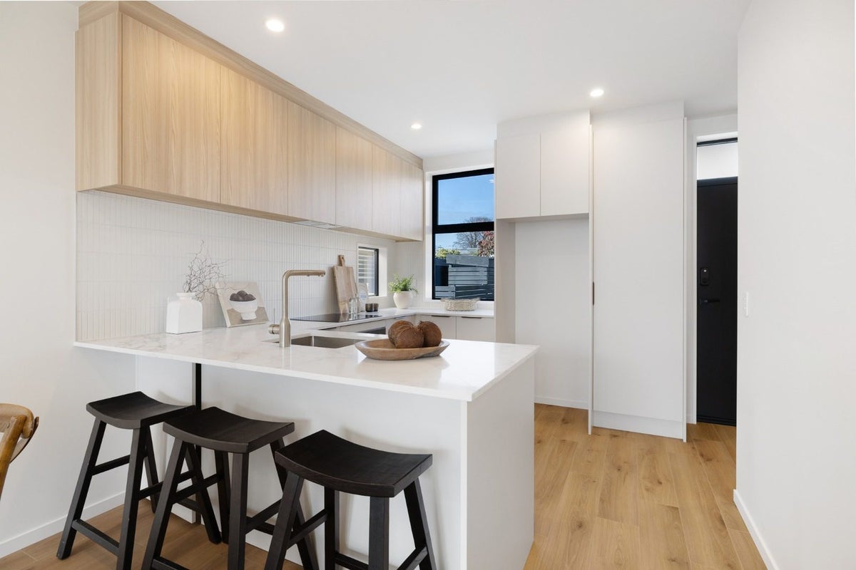 2/2 Courtenay Street, St Albans, Christchurch - Carousel 2