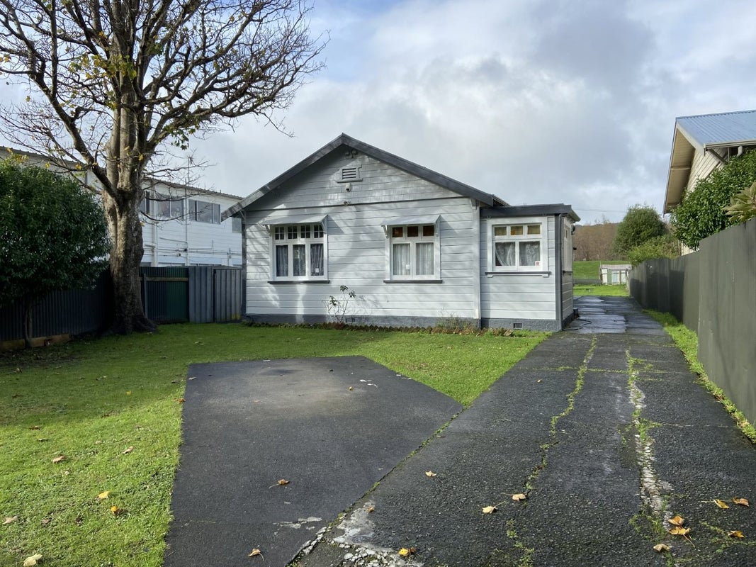 89 Pharazyn Street, Melling, Lower Hutt - Carousel 1