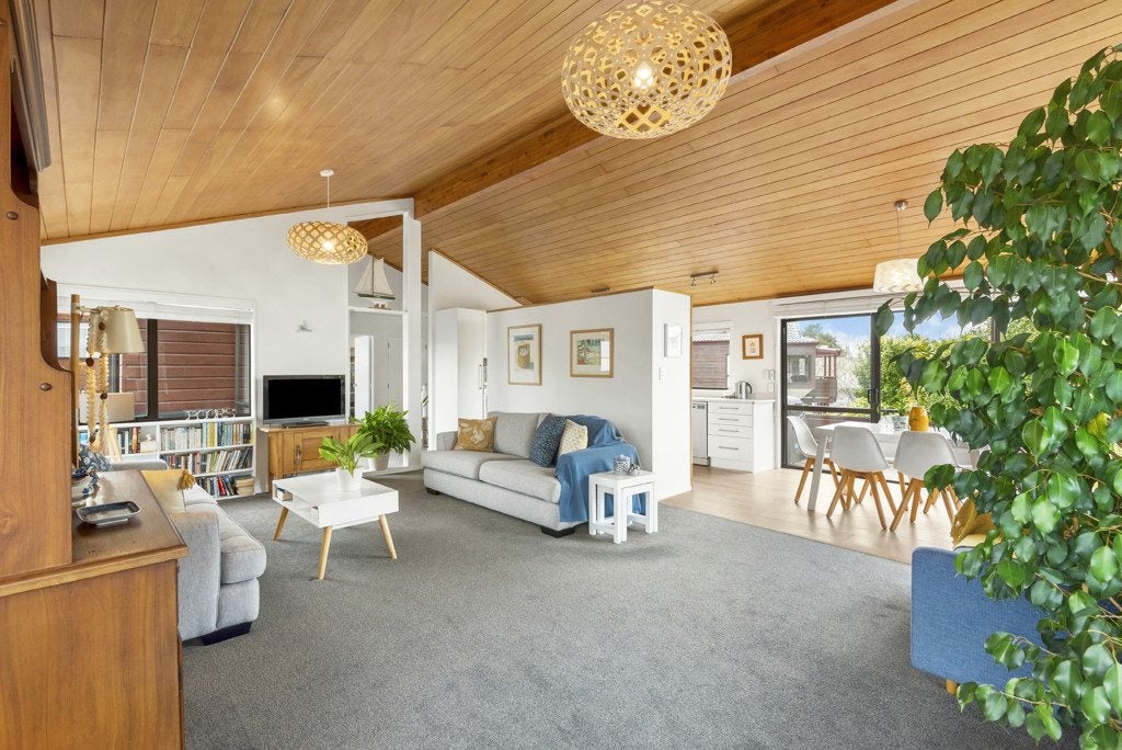 2/11 Faulkner Road, Northcote Point, Auckland - Carousel 2