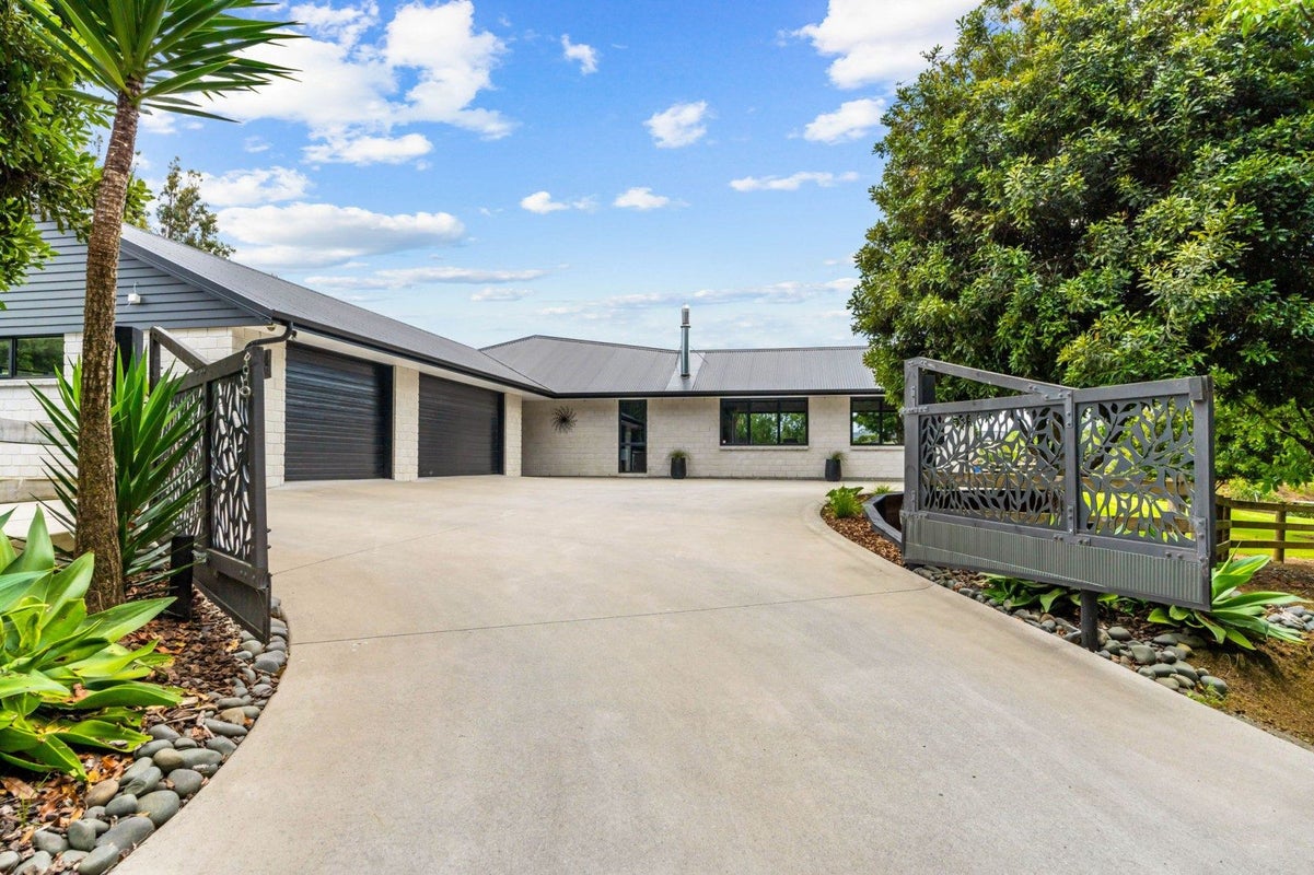 33 Tesoro Way, Parahaki, Whangarei - Carousel 1