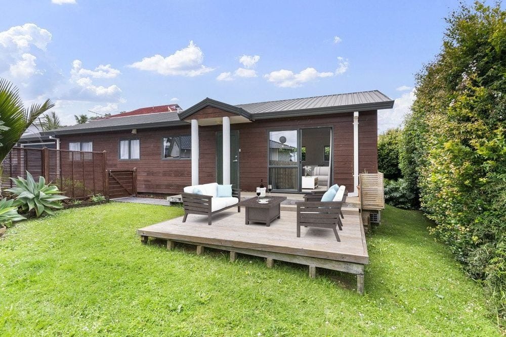330B East Coast Road, Sunnynook, Auckland - Carousel 1