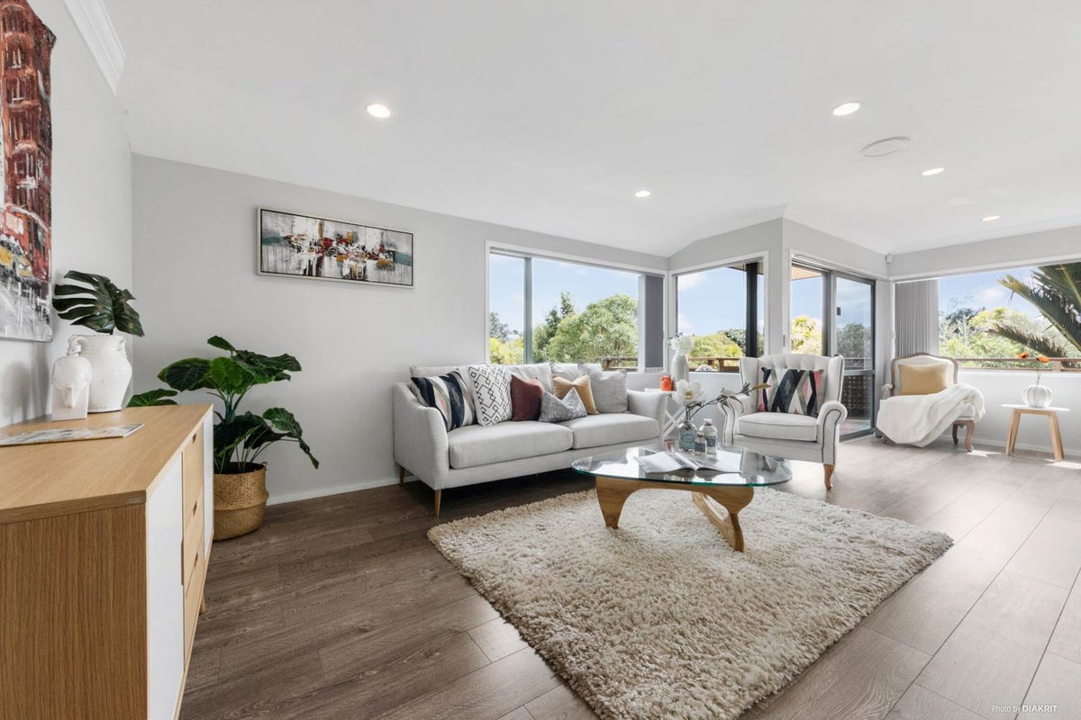 16 Thomas Rea Place, Te Atatu South, Auckland - Carousel 2