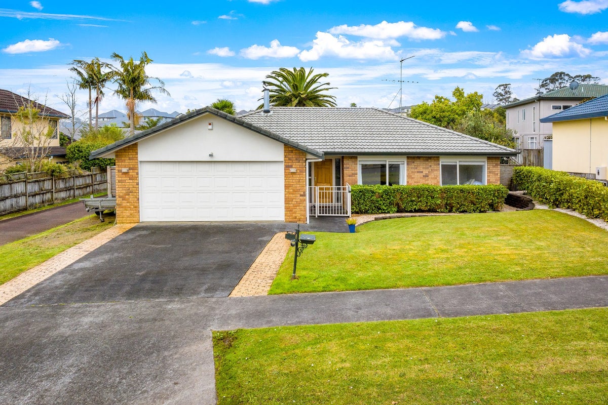 27 Ponderosa Drive, Oteha, Auckland - Carousel 1