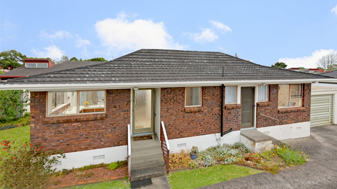 1/33 Swanson Road, Henderson, Auckland - Carousel 1