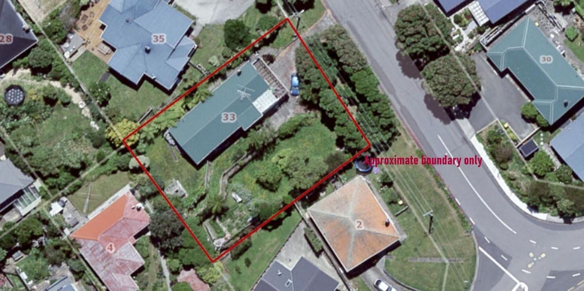 33 Hampton Hill Road, Tawa, Wellington - Carousel 22
