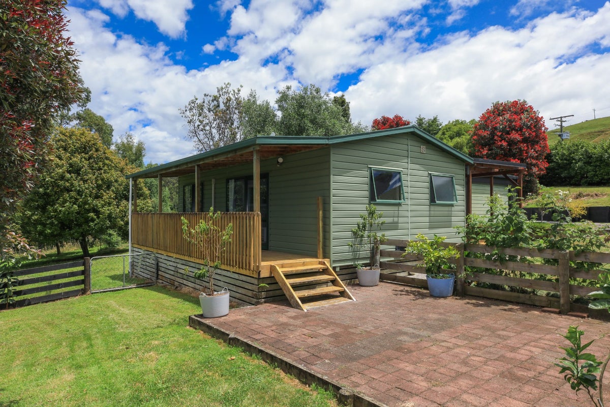 165 Te Tahi Road, Puketotara, Te Awamutu - Carousel 1