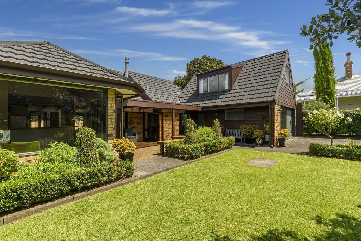 9 Hinewa Road, Otumoetai, Tauranga - Carousel 2