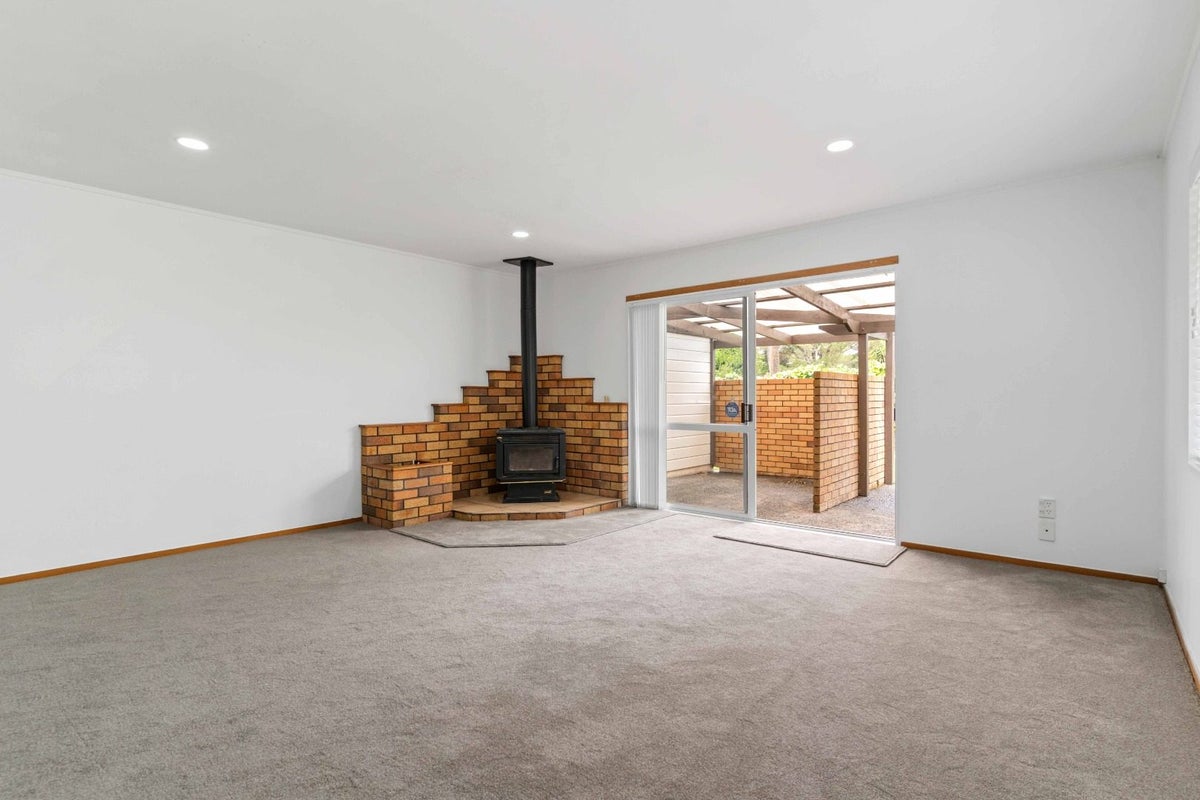 55 Palomino Drive, Henderson, Auckland - Carousel 2