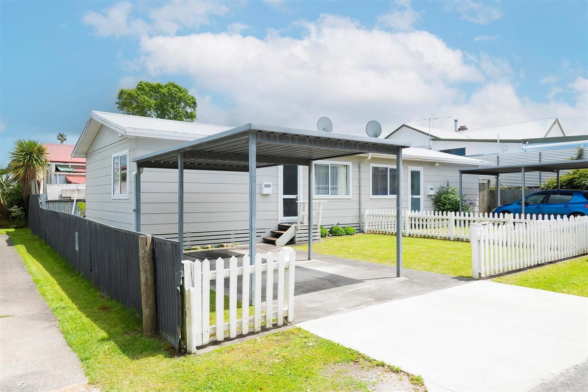15A Ormond Road, Whataupoko, Gisborne - Carousel 1