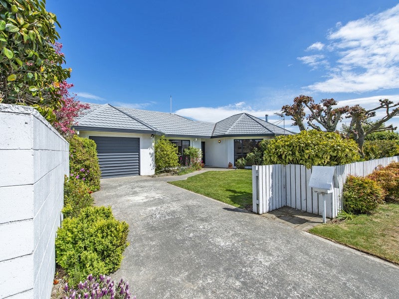 1 Devon Crescent, Darfield, Darfield - Carousel 26