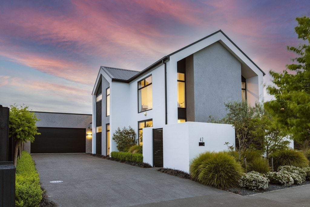 42 Grayshott Avenue, Casebrook, Christchurch - Carousel 1