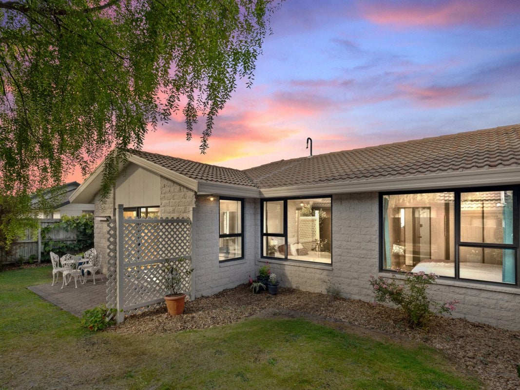 2/116 Reynolds Avenue, Bishopdale, Christchurch - Carousel 1