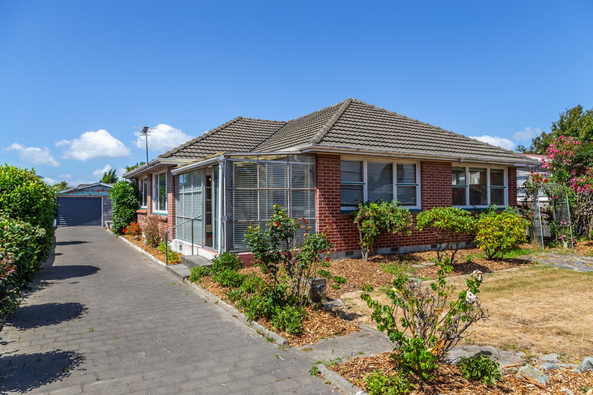 169 Springs Road, Hornby, Christchurch - Carousel 1