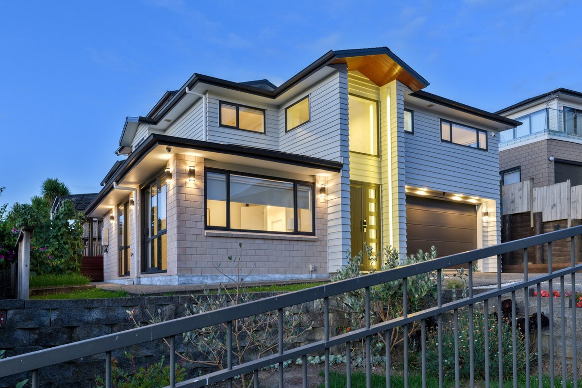 99 San Valentino Drive, Henderson, Auckland - Carousel 2