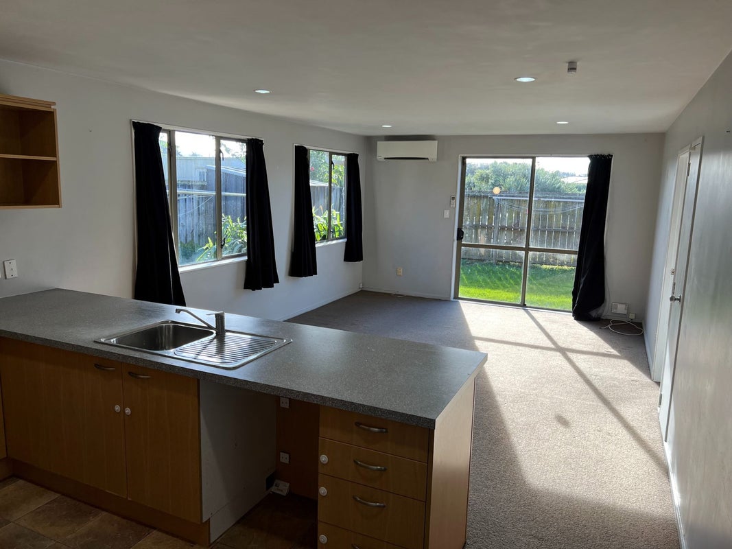 26 Frank Grey Place, Otahuhu, Auckland - Carousel 2