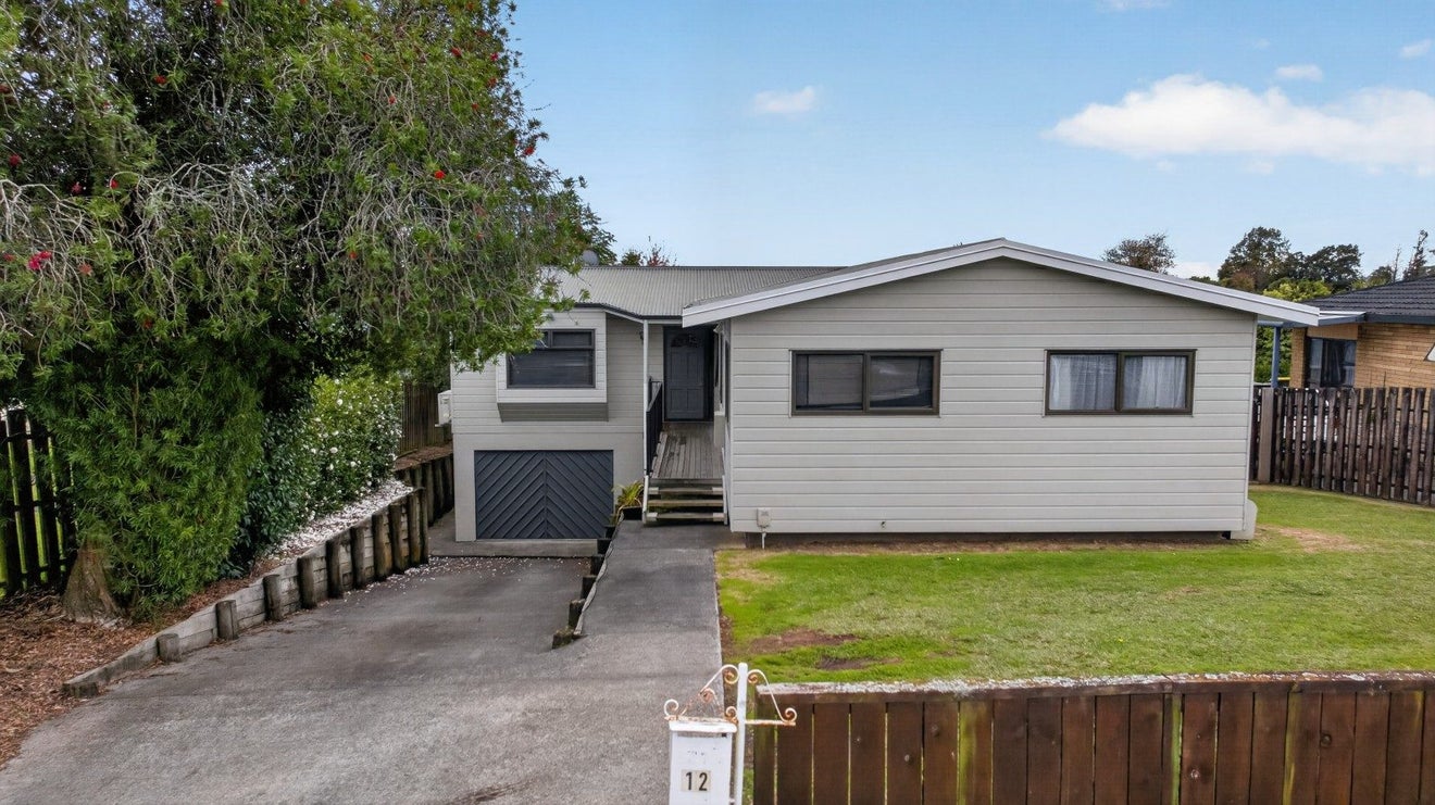12 Velma Crescent, Nawton, Hamilton - Carousel 1