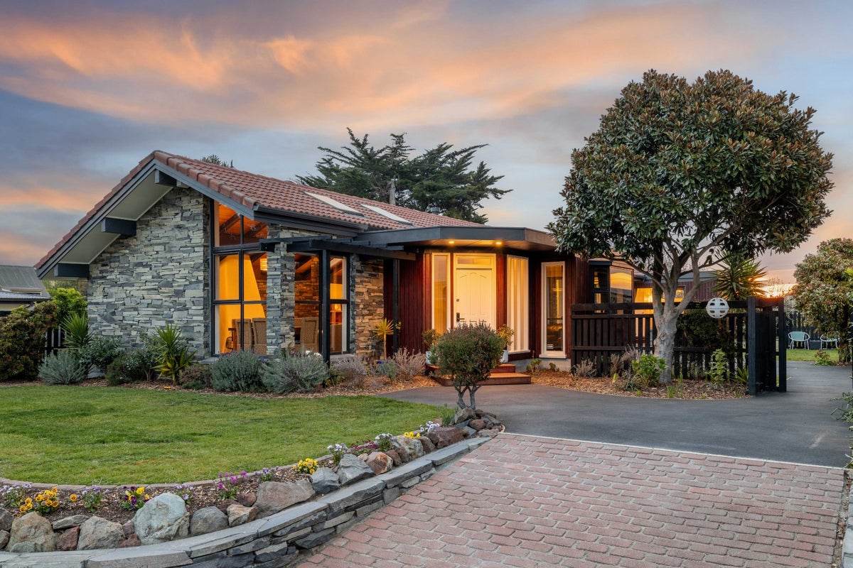 196 Keyes Road, New Brighton, Christchurch - Carousel 1