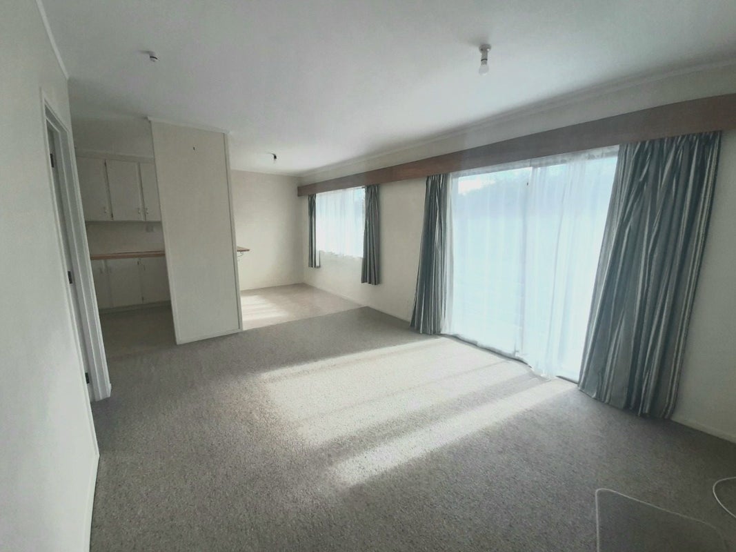 8/30 Fairview Road, Mount Eden, Auckland - Carousel 2