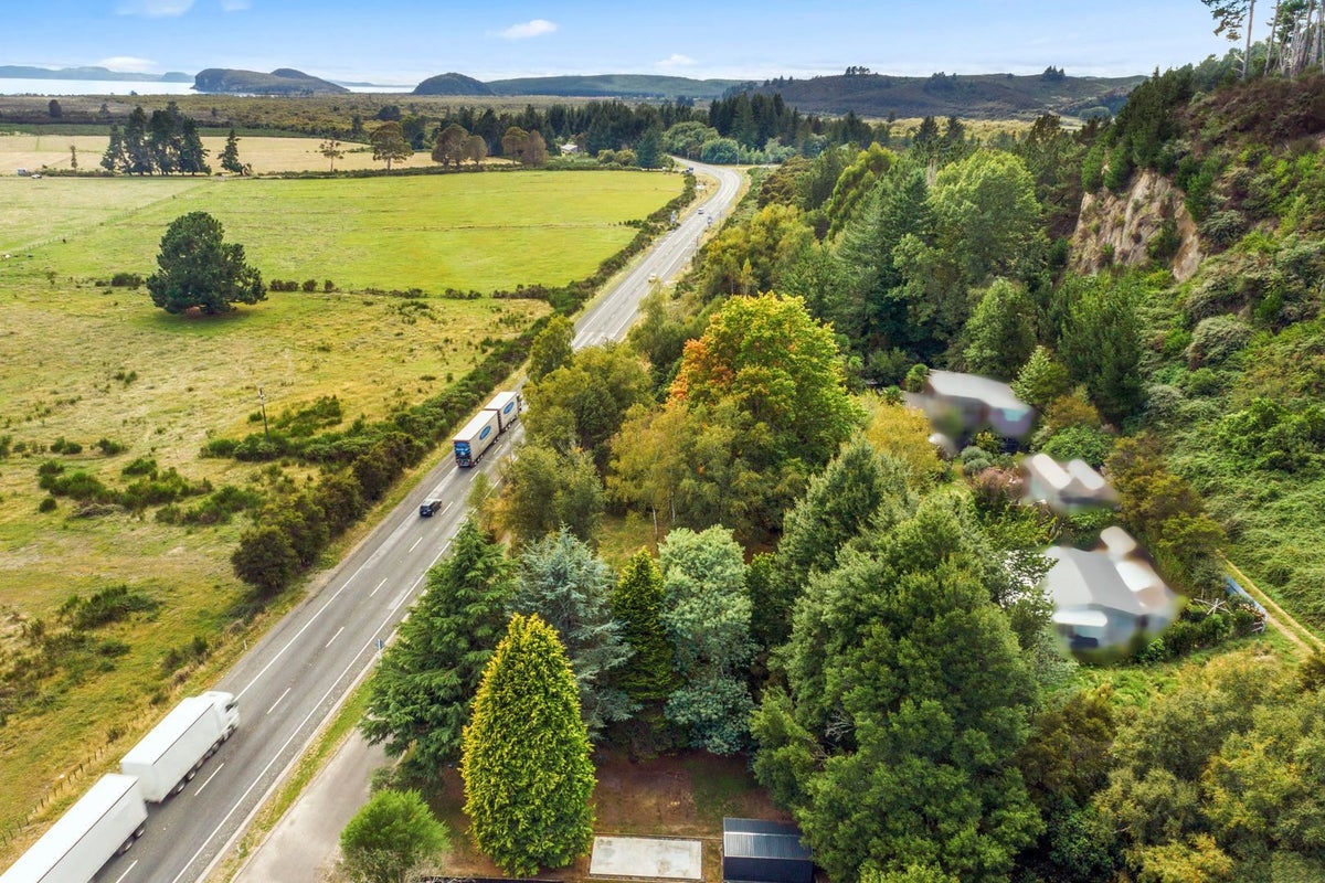 50 Gosling Grove, Turangi - Carousel 16