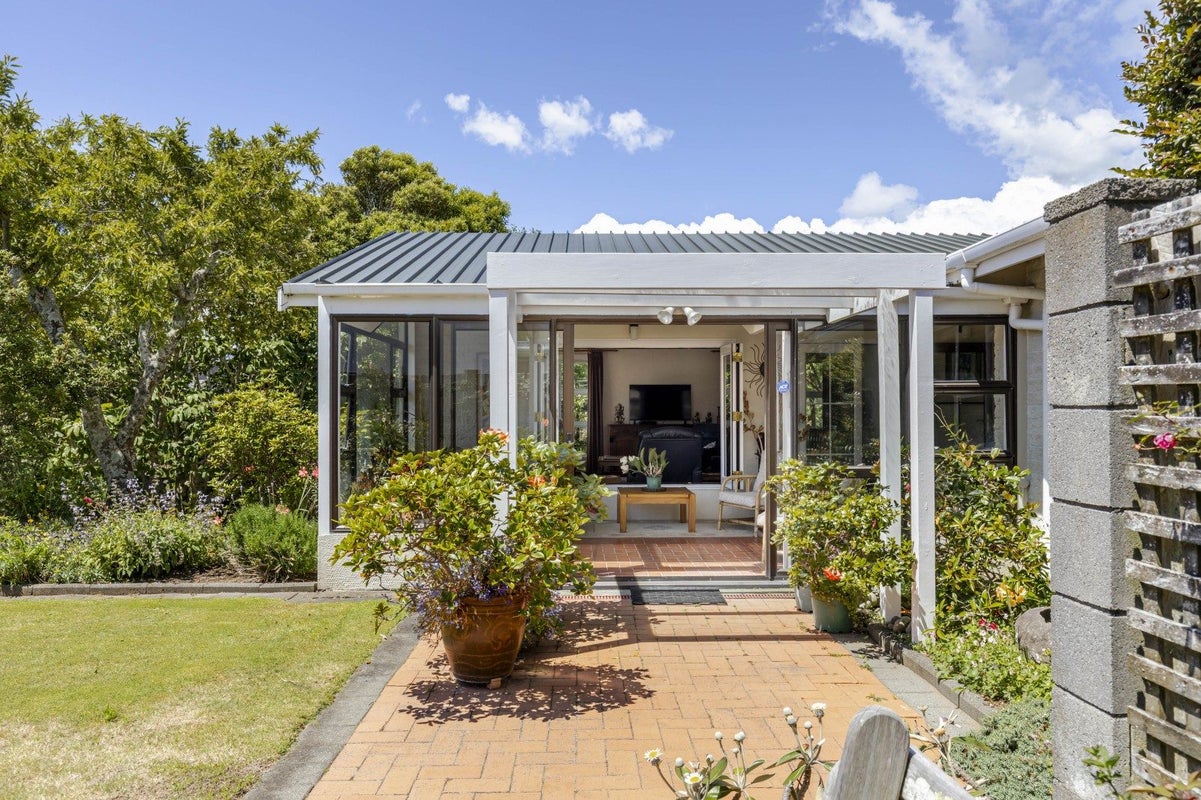 48A Dorset Avenue, Westown, New Plymouth - Carousel 2