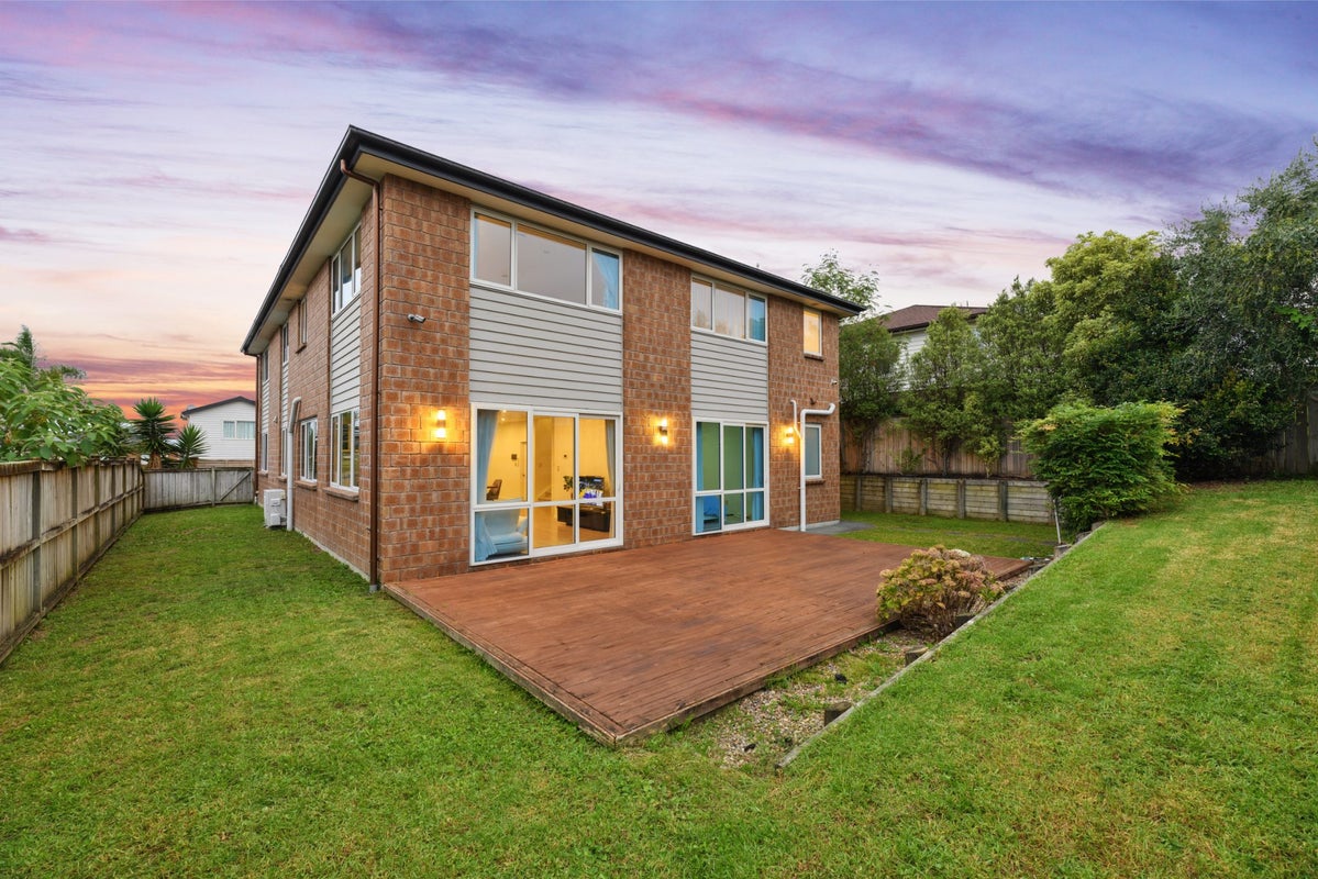 7 Syrah Crescent, Ranui, Auckland - Carousel 2