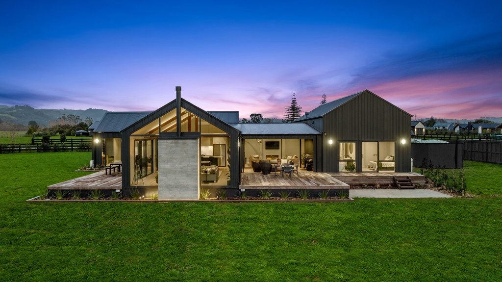 4 Rossbern Lane, Papakura - Carousel 2