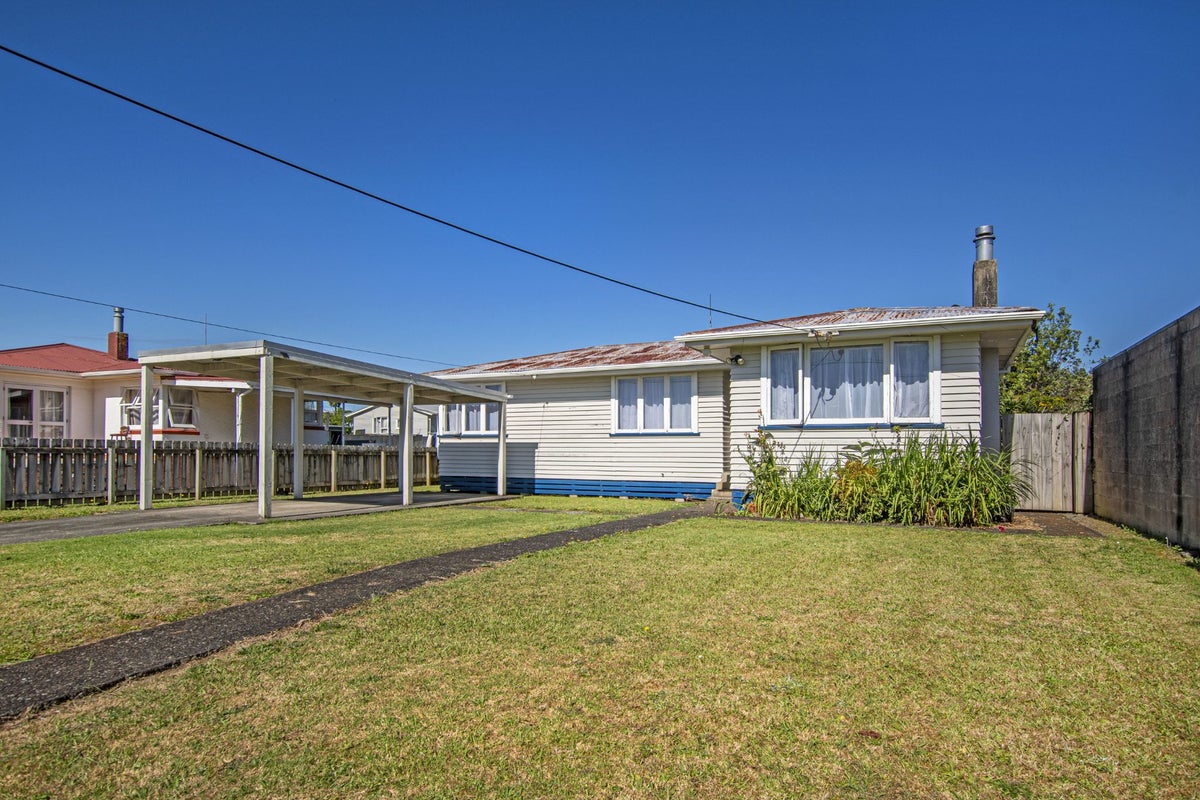 8 Taraire Crescent, Otangarei, Whangarei - Carousel 1