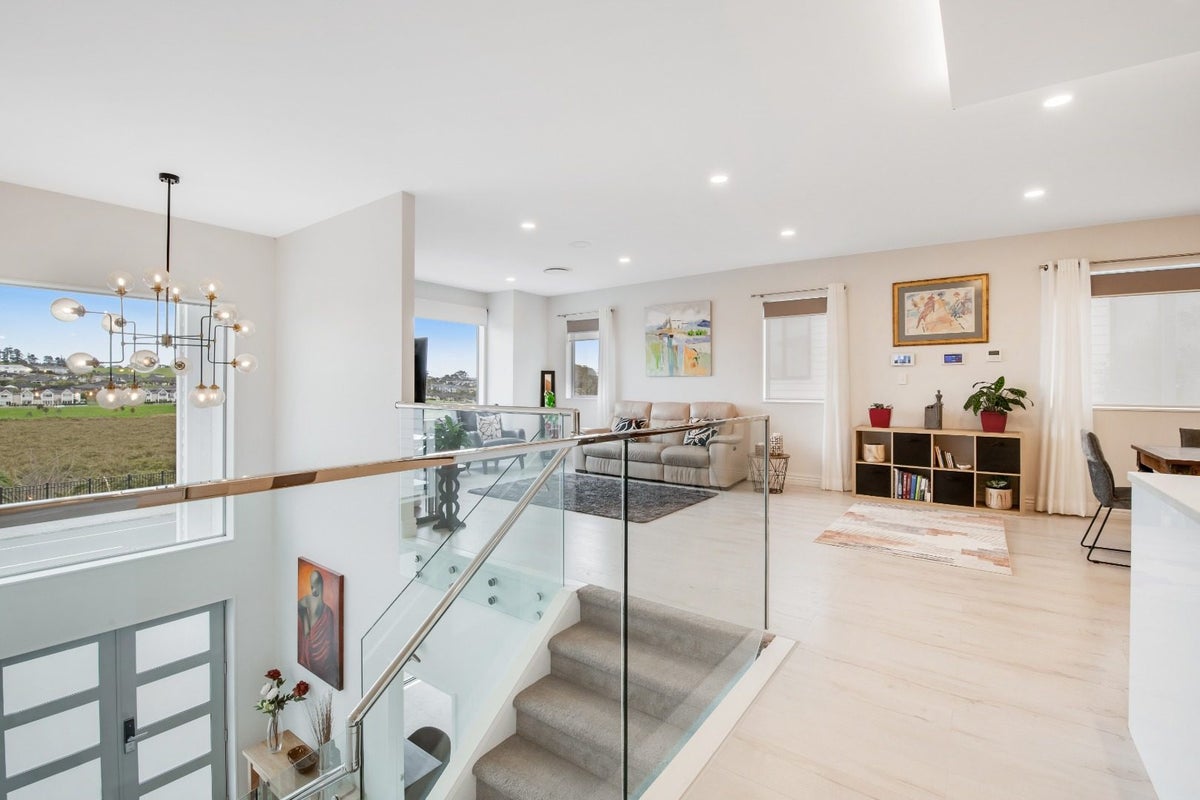 140 Arran Point Parade, Orewa, Orewa - Carousel 2