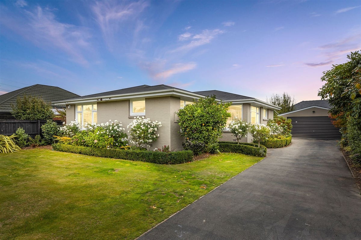 52 Bourne Crescent, Papanui, Christchurch - Carousel 1