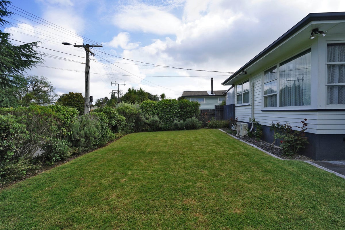 5 Manapouri Place, Glenview, Hamilton - Carousel 2