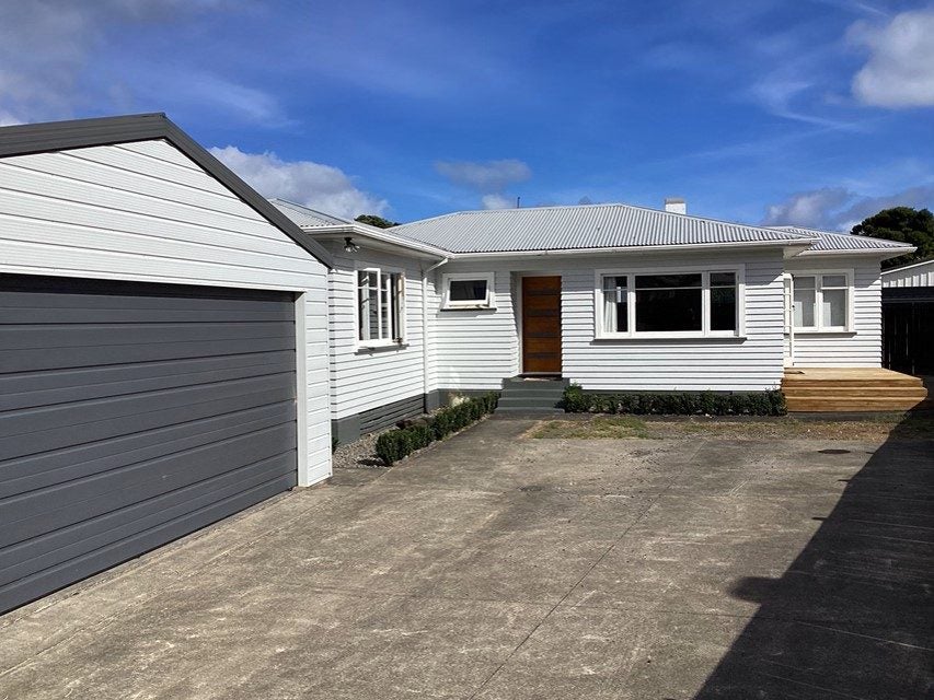132 Ngamotu Road, Spotswood, New Plymouth - Carousel 1