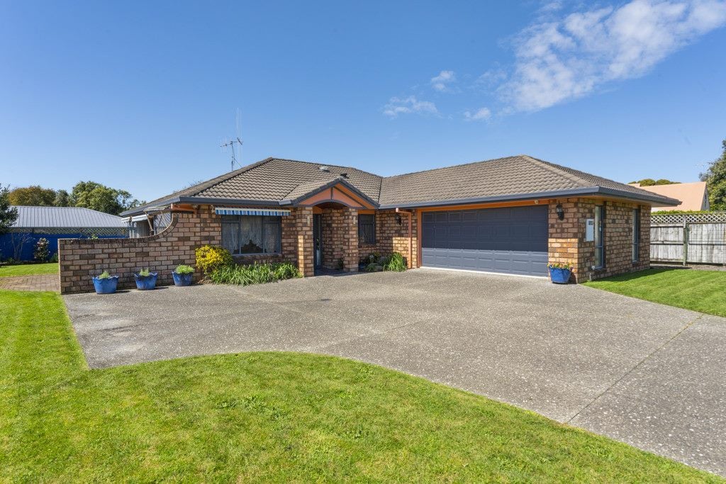 5 Hampstead Court, Pyes Pa, Tauranga - Carousel 1