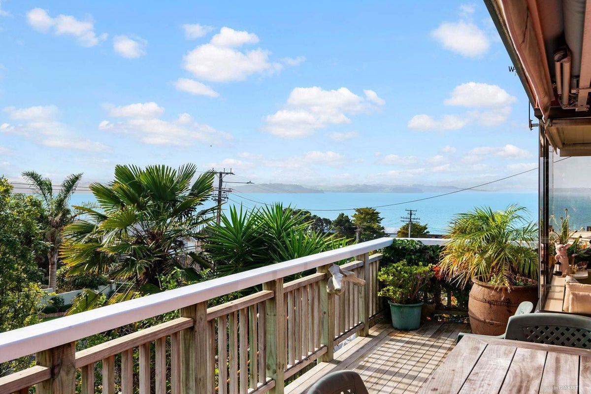 16A Alexander Road, Algies Bay, Warkworth - Carousel 1