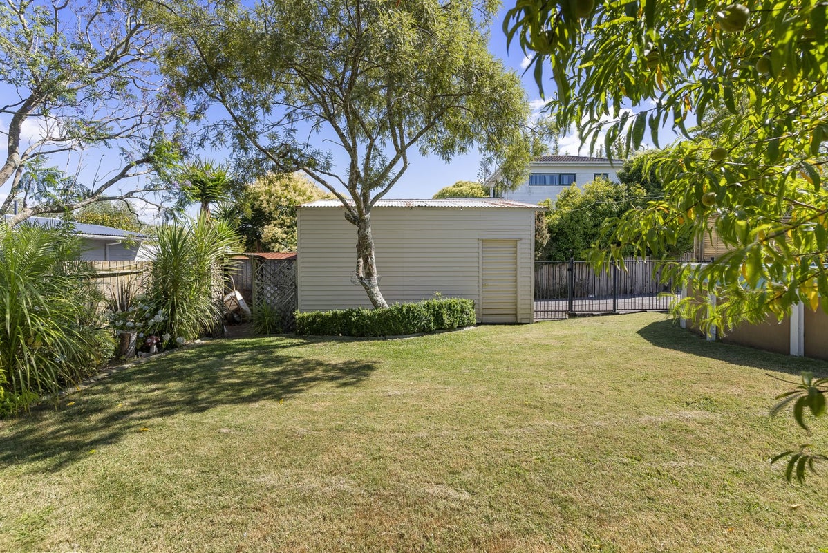 57 Hellyers Street, Birkdale, Auckland - Carousel 2
