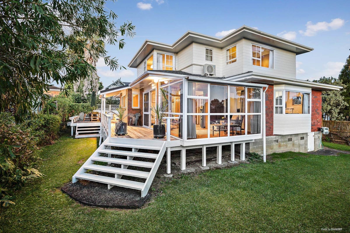 2/3 Moana Avenue, Belmont, Auckland - Carousel 2