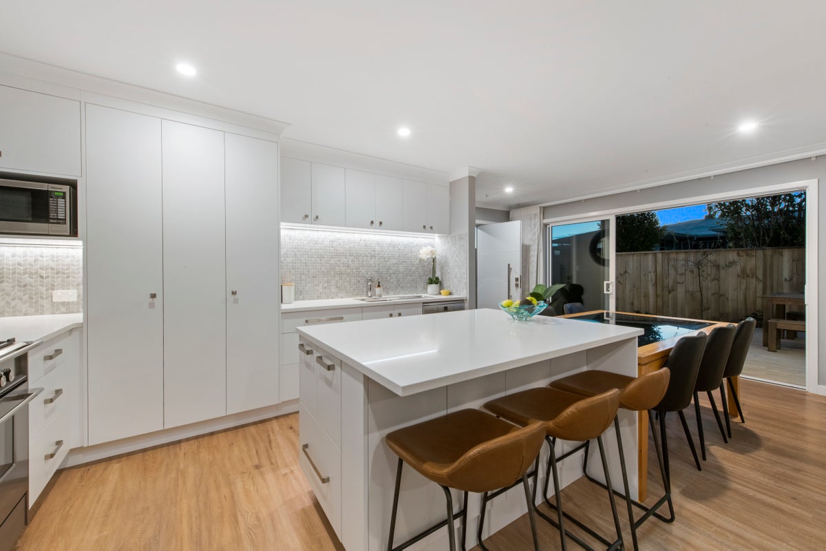 7 Stirling Grove, Greerton, Tauranga - Carousel 1