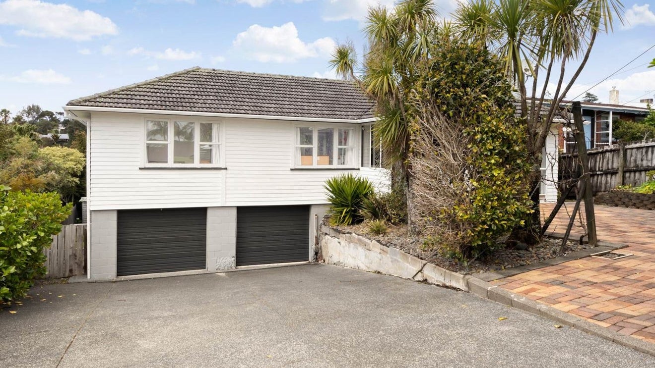 22 Avonleigh Road, Green Bay, Auckland - Carousel 1