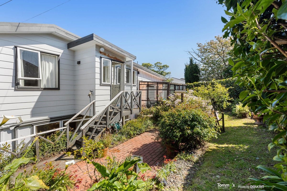 29 Lucknow Terrace, Khandallah, Wellington - Carousel 2