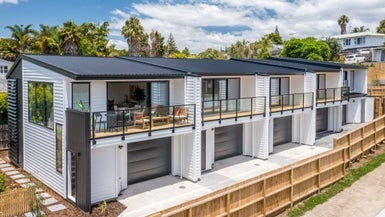 52B Lauderdale Road, Birkdale, Auckland - Carousel 1