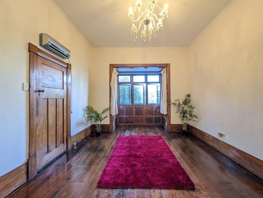 26 Cave Road, Houghton Bay, Wellington - Carousel 1