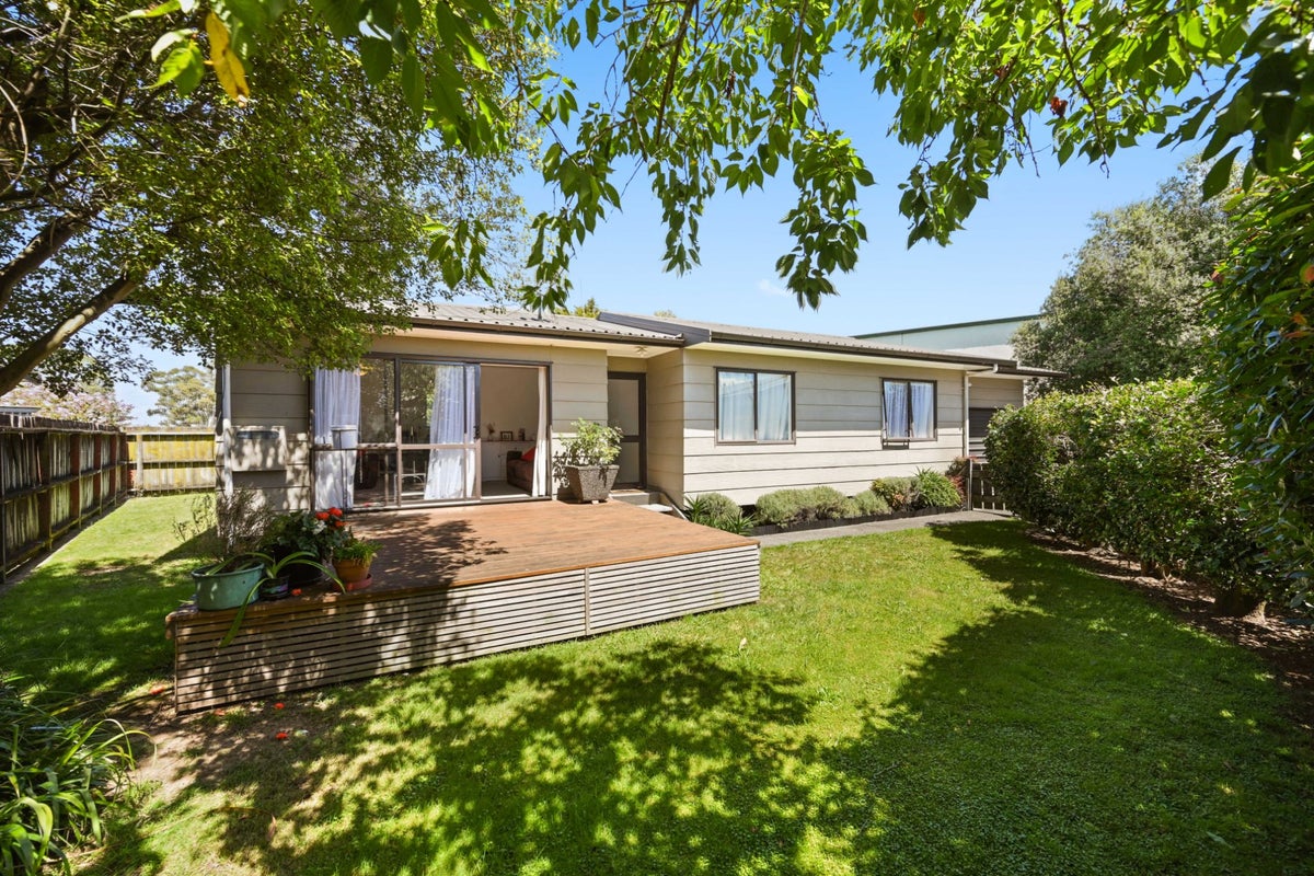 48B Garland Drive, St Andrews, Hamilton - Carousel 1