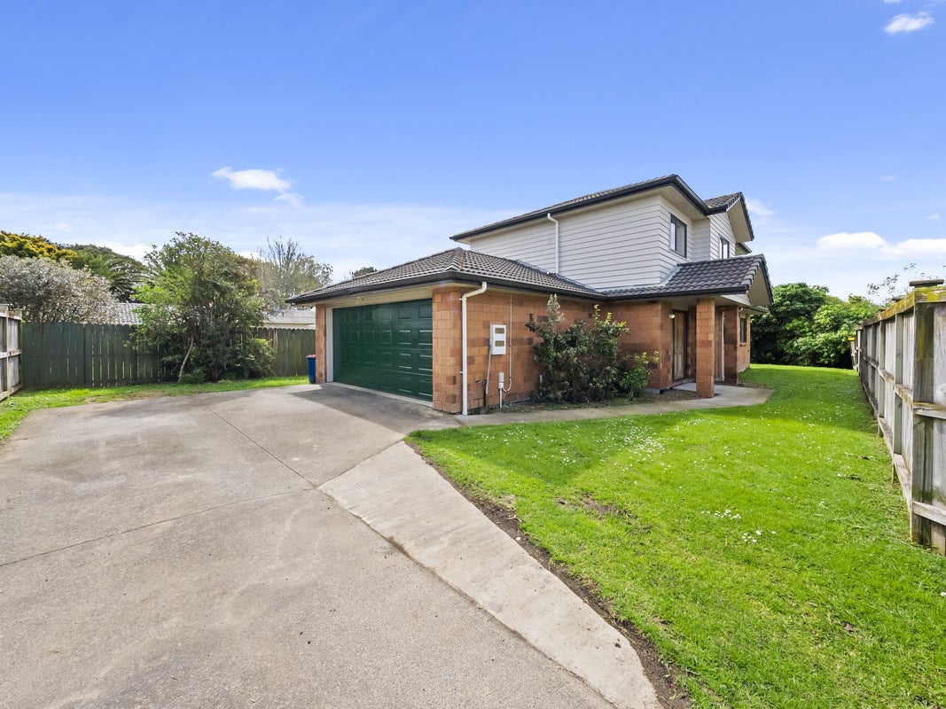 33 Riverglade Parkway, Te Atatu South, Auckland - Carousel 1